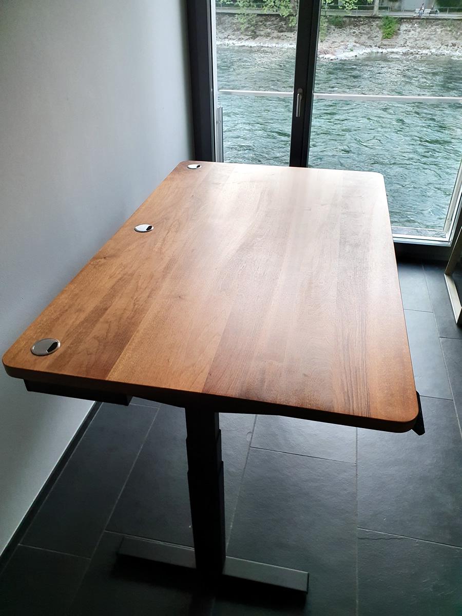 Tischplatte Massivholz (Nussbaum, Schweiz)